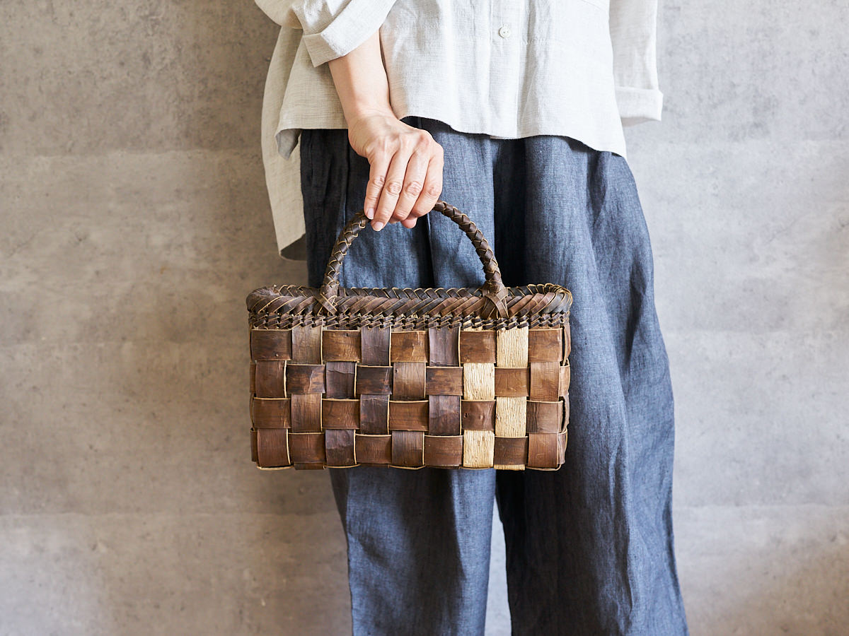 1510754　岩手県/くるみ　手提　裏皮市松　表皮ツーライン